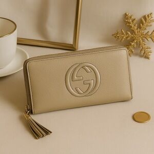 Gucci Soho Beige Leather Zip Around Wallet Tassel Logo Authentic 308364 Gifting